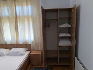 Гостевой дом Guest Rooms Donovi Варна Стандартный двухместный номер с 1 кроватью и общей ванной комнатой-10