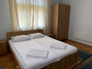 Гостевой дом Guest Rooms Donovi Варна Стандартный двухместный номер с 1 кроватью и общей ванной комнатой-11